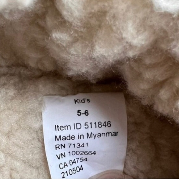 NEW L.L. Bean Sherpa Slippers Booties - Picture 6 of 8